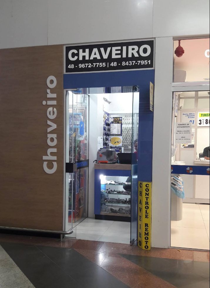 Entrada da loja do Chaveiro Angeloni Beiramar